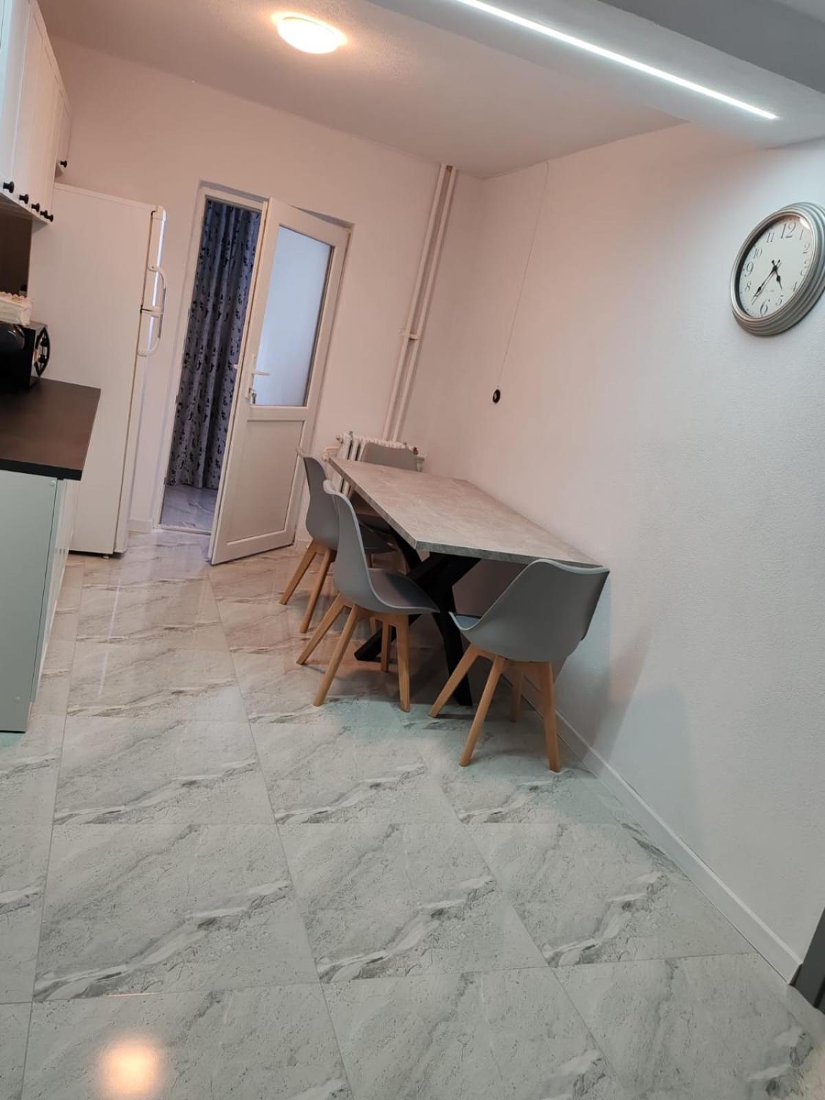 Apartmán Garsoniera G3 Craiova Exteriér fotografie